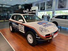 Cargar imagen en el visor de la galería, Porsche Cayenne 955 S Rothmans (100% homologado)